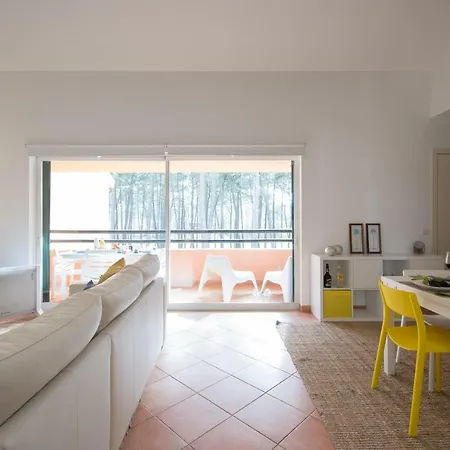 Exciting Daire Charneca (Setubal)